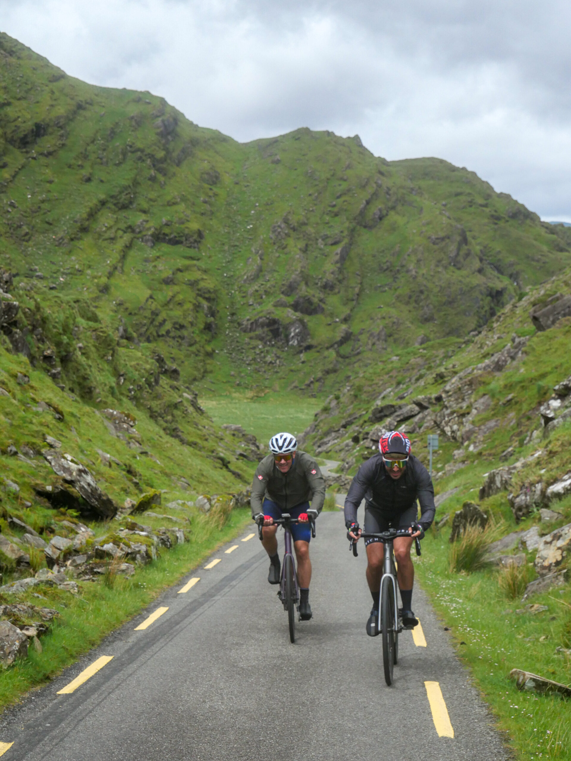 Cyclists at Ballaghbeama Gap | Cigala Cycling Coaching