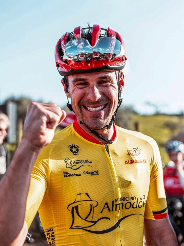 Matteo Cigala celebrating his victory at the Volta Almodovar 2026
