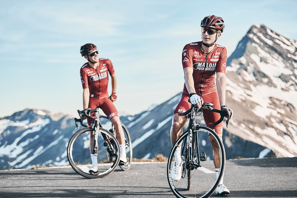 Cyclists and breakaways